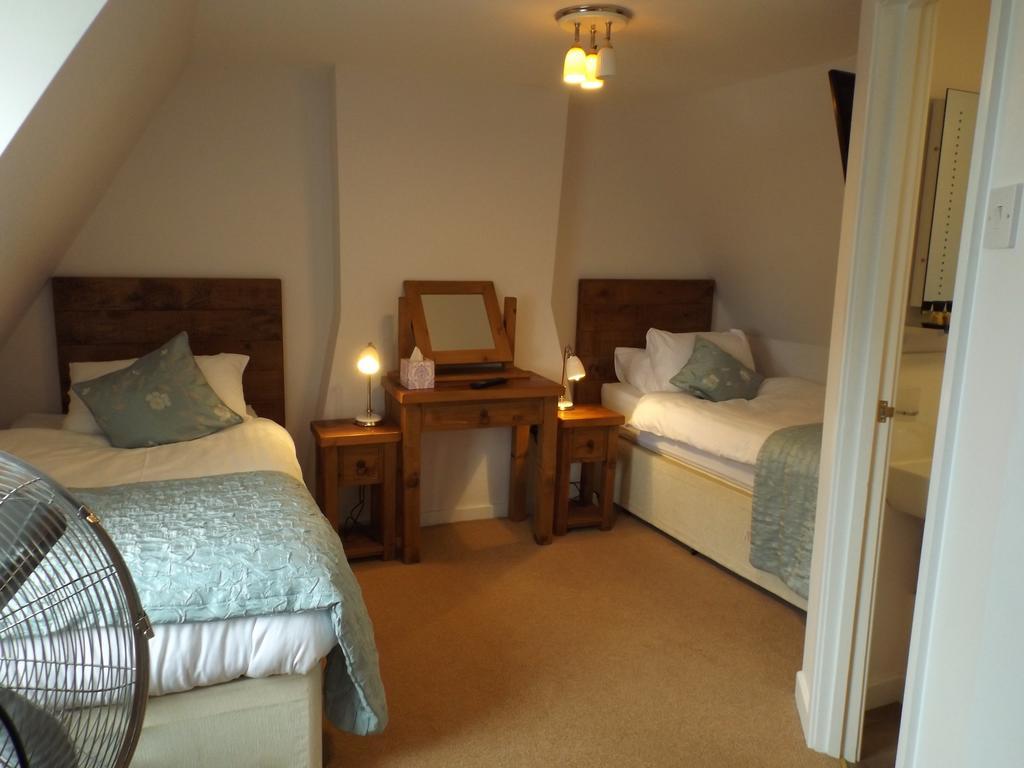 Old Riverview Guest House Earith Habitación foto