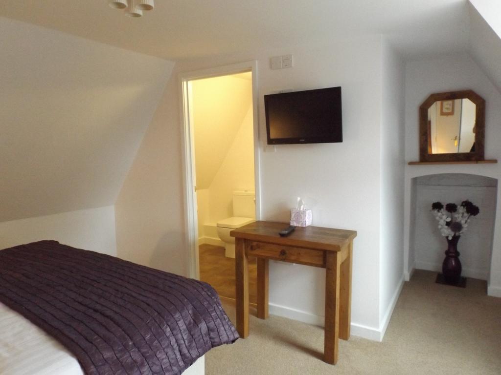 Old Riverview Guest House Earith Habitación foto