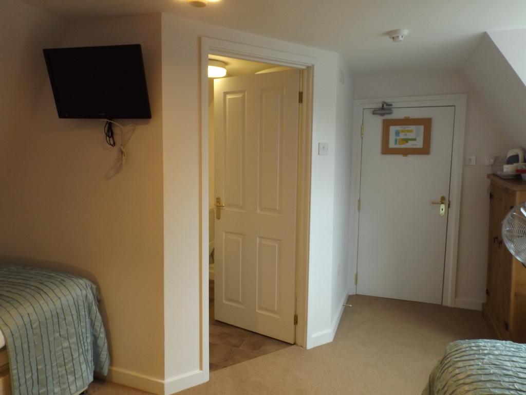 Old Riverview Guest House Earith Habitación foto